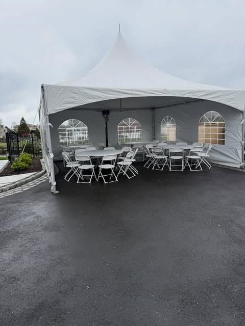 Inside a Tents UP tent: Rounds and sides